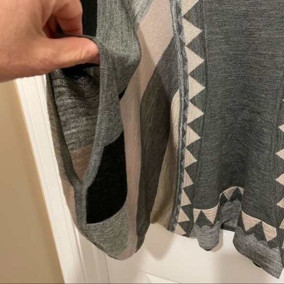 Love Stitch Batwing top - Women's size M - Picture 3 of 10